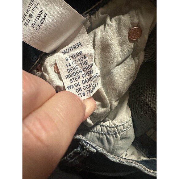 MOTHER The Insider Crop Step Chew In Dancing On Coals Jeans Size 25 - Picture 12 of 15